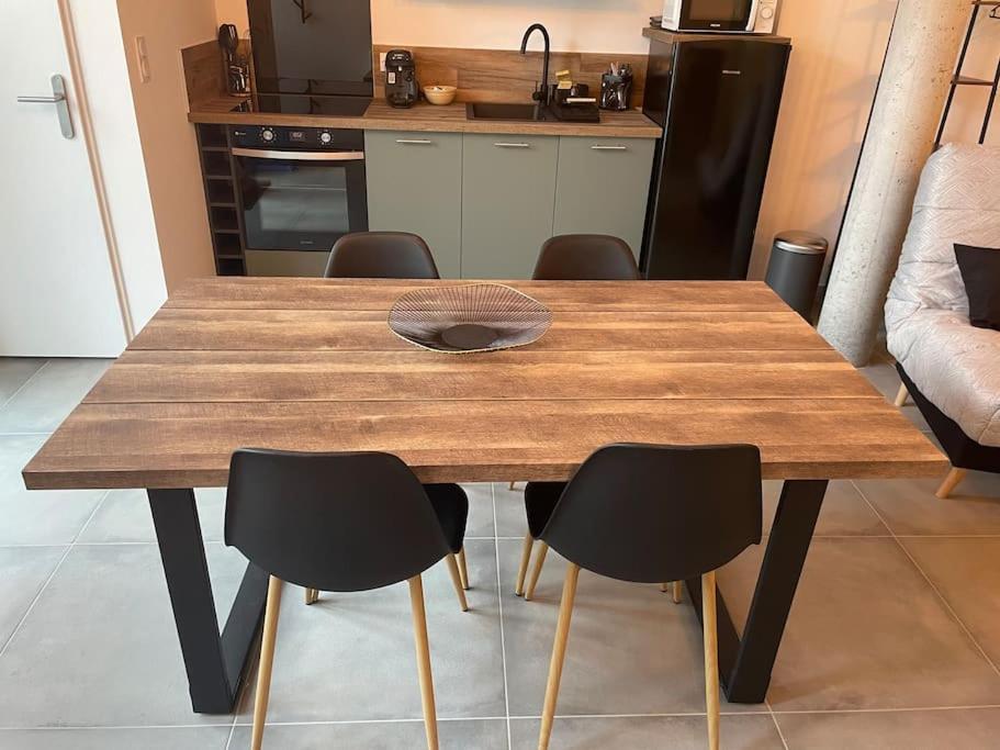 Loft Avec Terrasse Au Pied Du Chateau 엉부와스 외부 사진