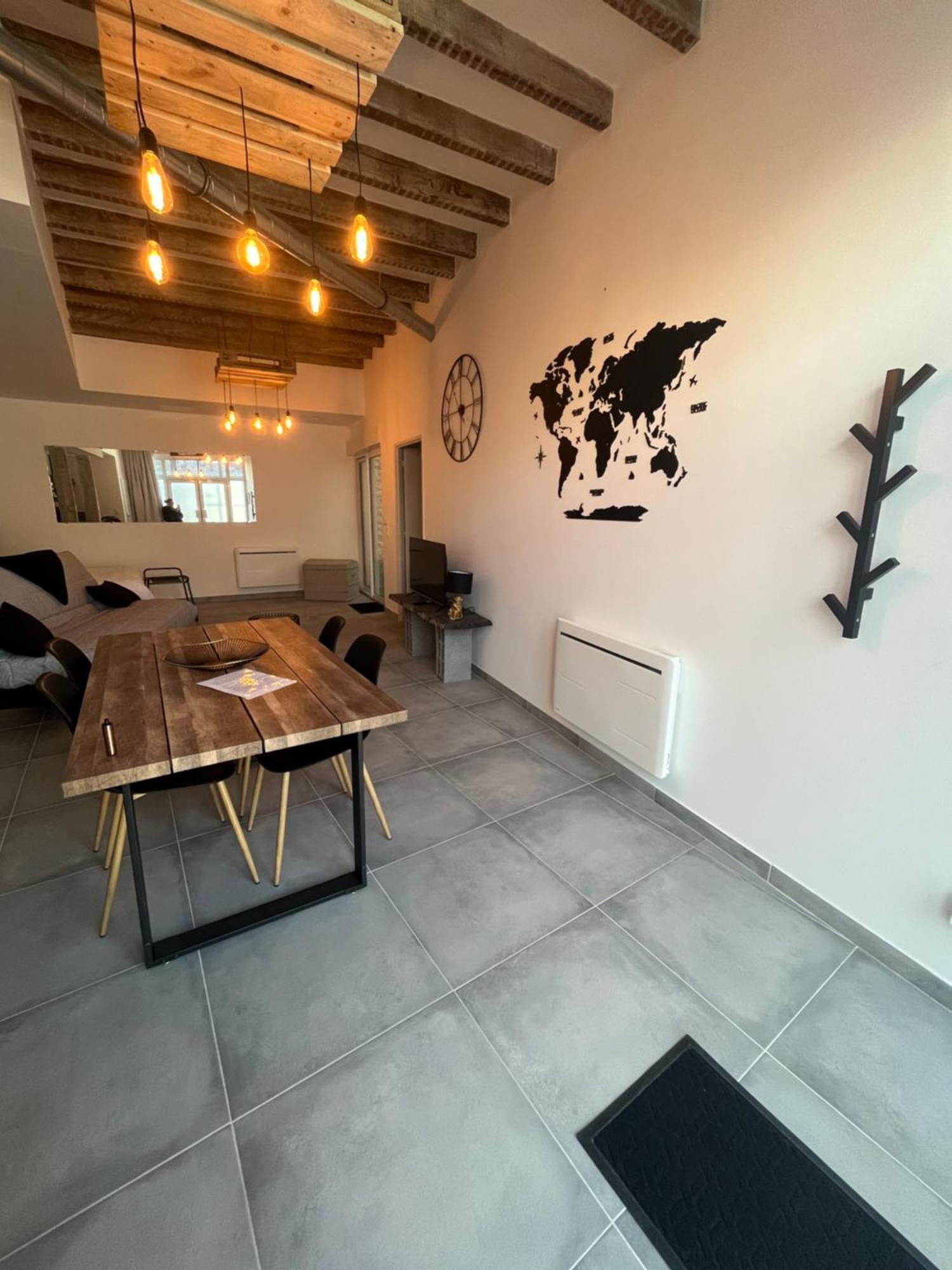 Loft Avec Terrasse Au Pied Du Chateau 엉부와스 외부 사진